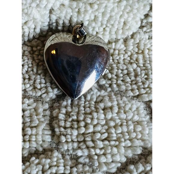 Selena Locket - Picture 2 of 3